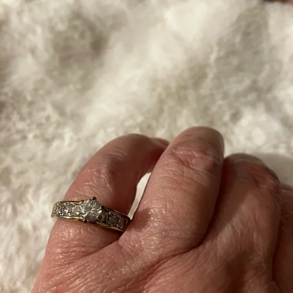 Vintage Ring - Picture 2 of 12